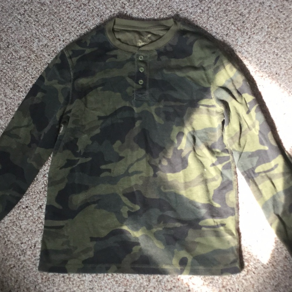 Medium camp long sleeve sweater
